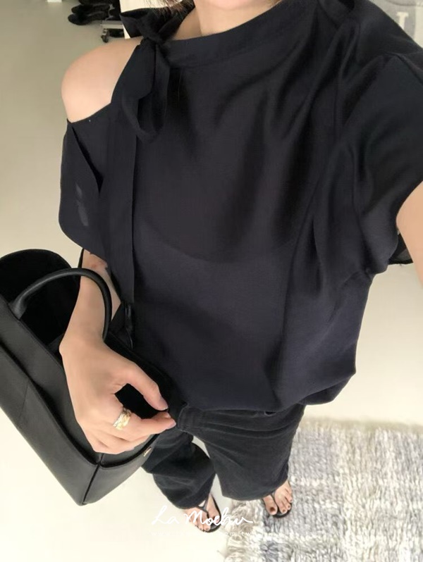 光澤感綁帶露肩上衣